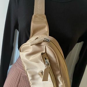 Tan caramel bumbag camera bag Crossbody travel purse fanny pack nylon re-edition